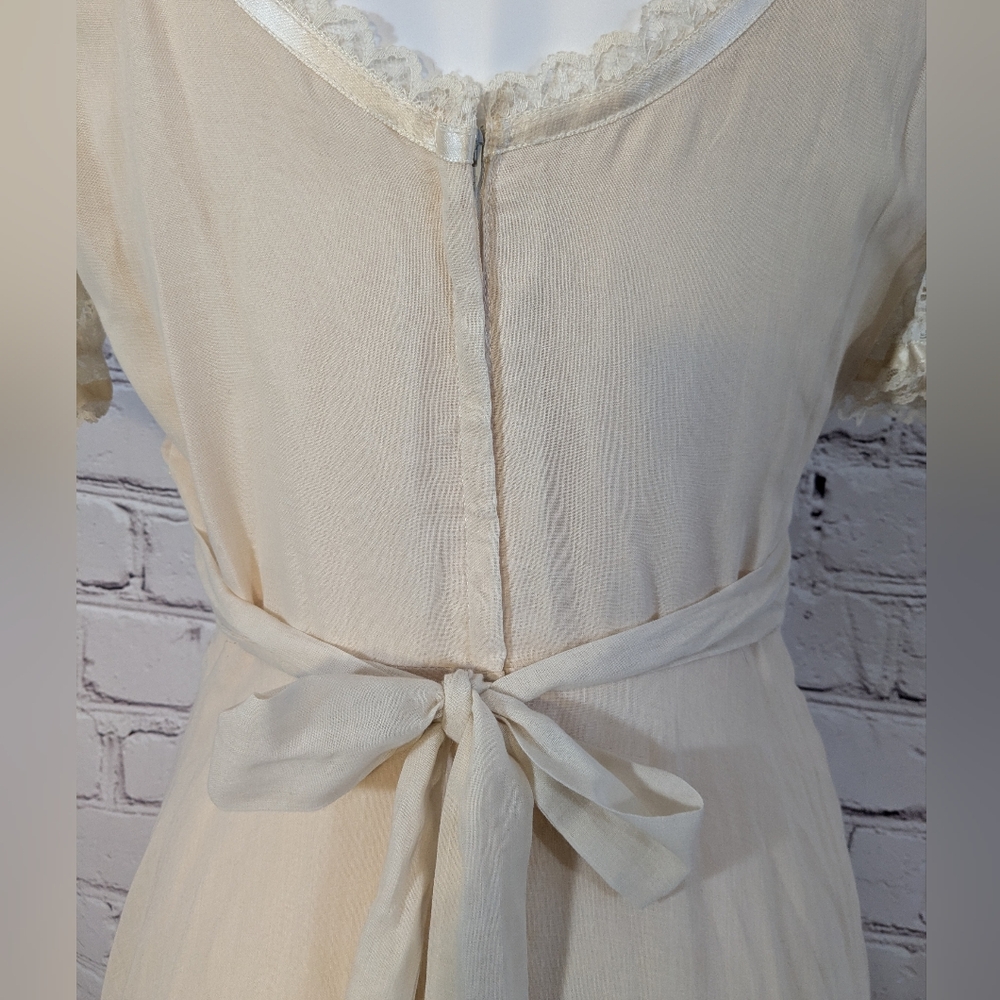 Vintage Cream Maxi Dress - Picture 4 of 8